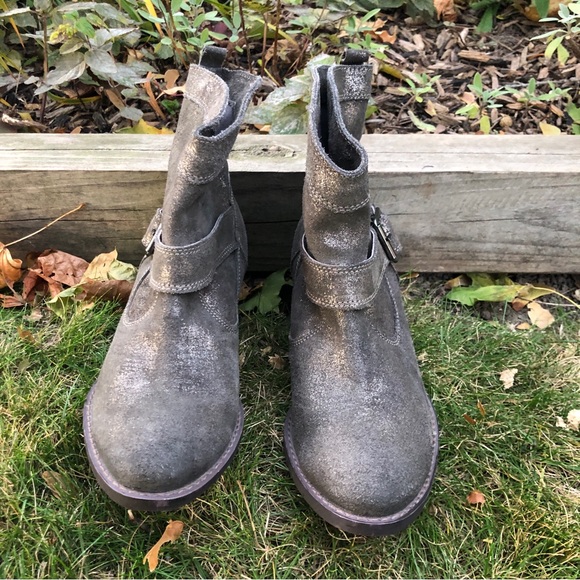 Naughty Monkey Leather Metallic Gray Booties - Picture 3 of 8